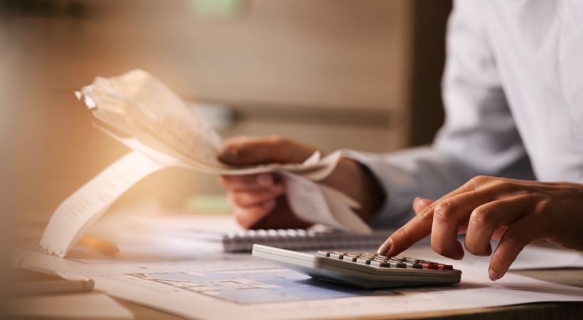 The cost of auction finance.